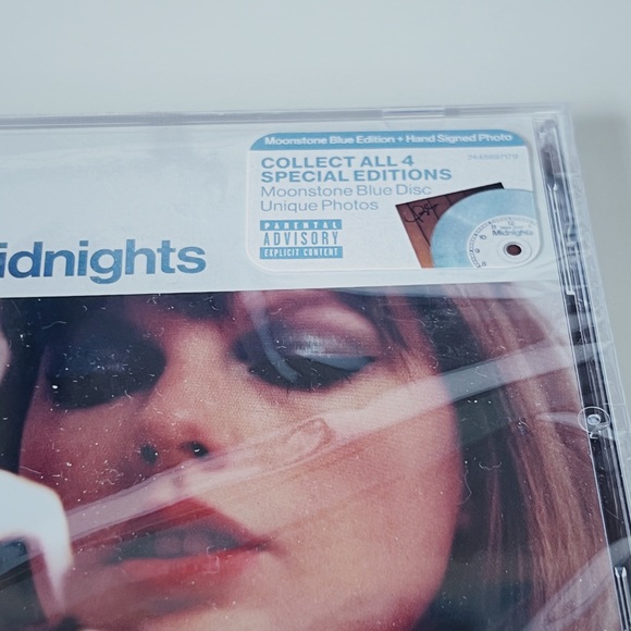 Taylor Swift Midnights — moonstone edition — hand signed, autographed, SEALED - Picture 3 of 6